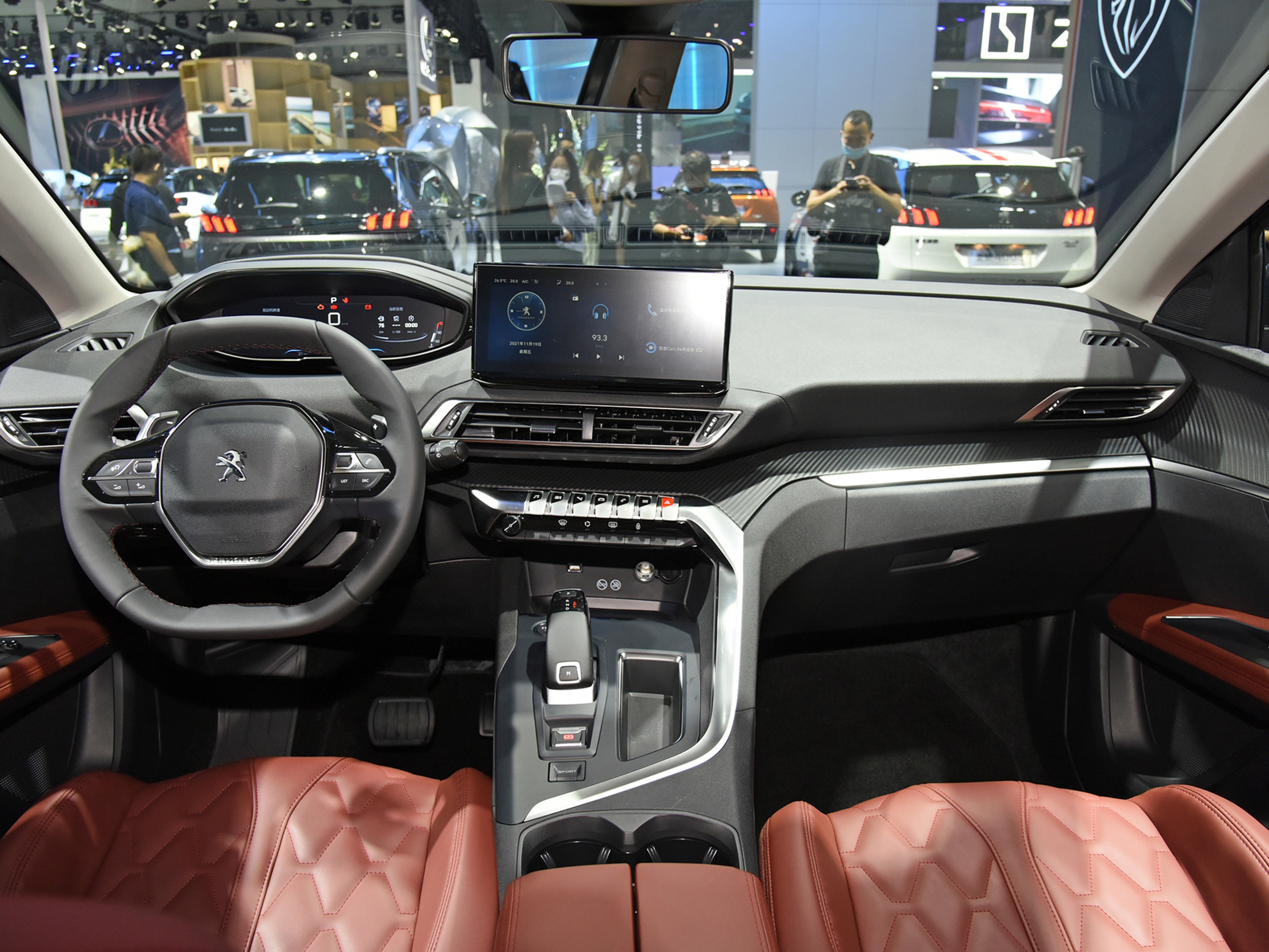 标致4008配置-车尾-内饰-易车