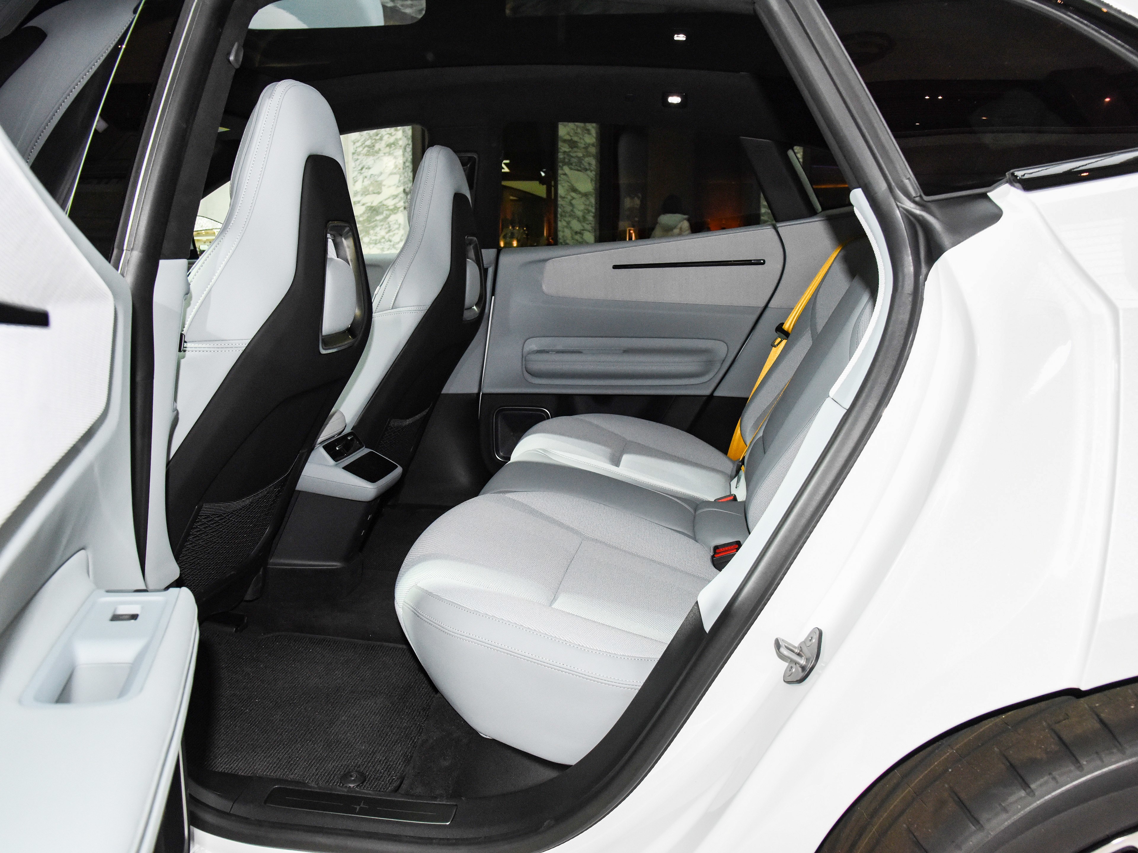 polestar 4极星4分为单电机版和双电机版