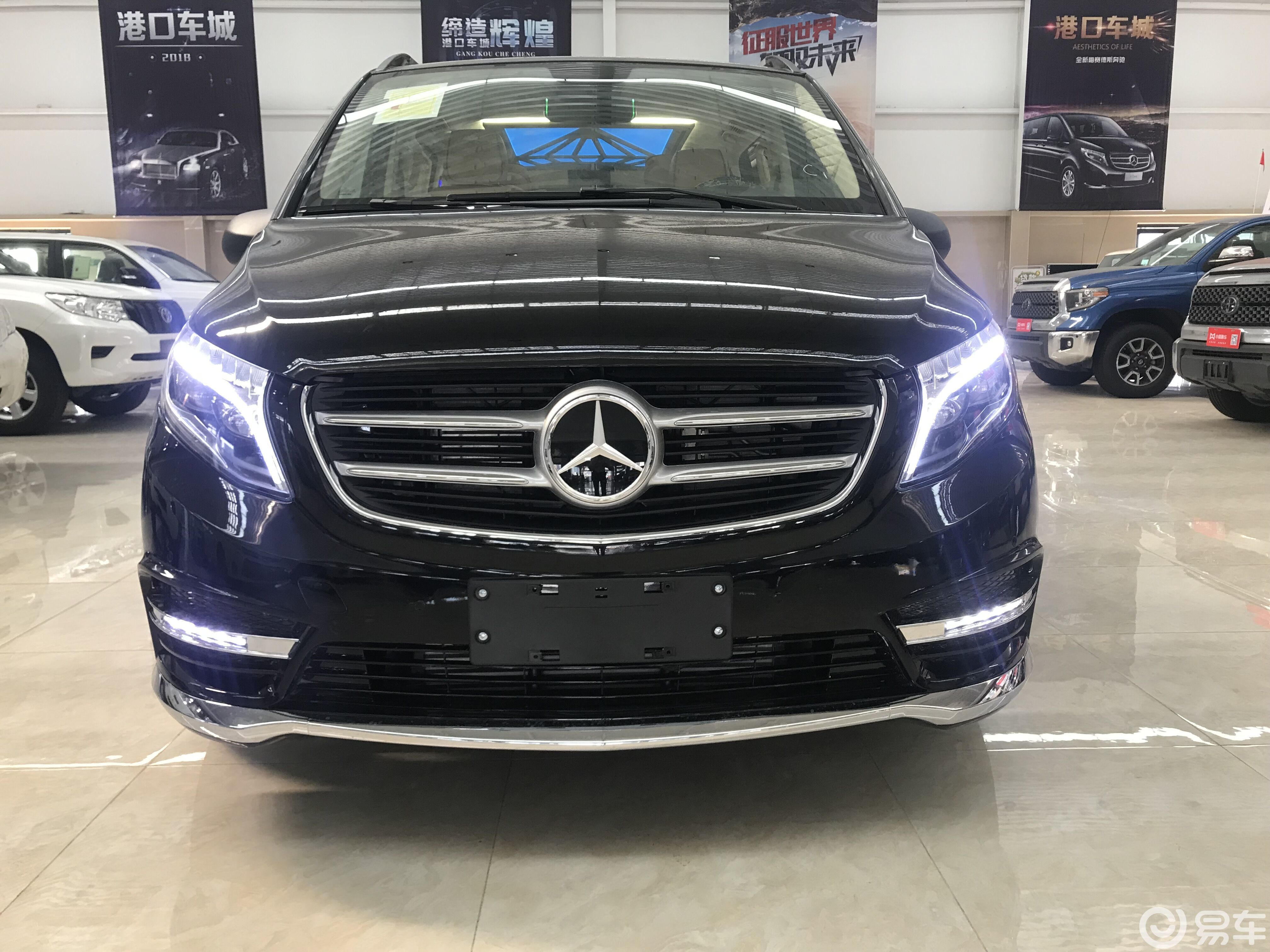 奔驰迈特斯港口实拍18款奔驰麦特斯进口裸车售价348
