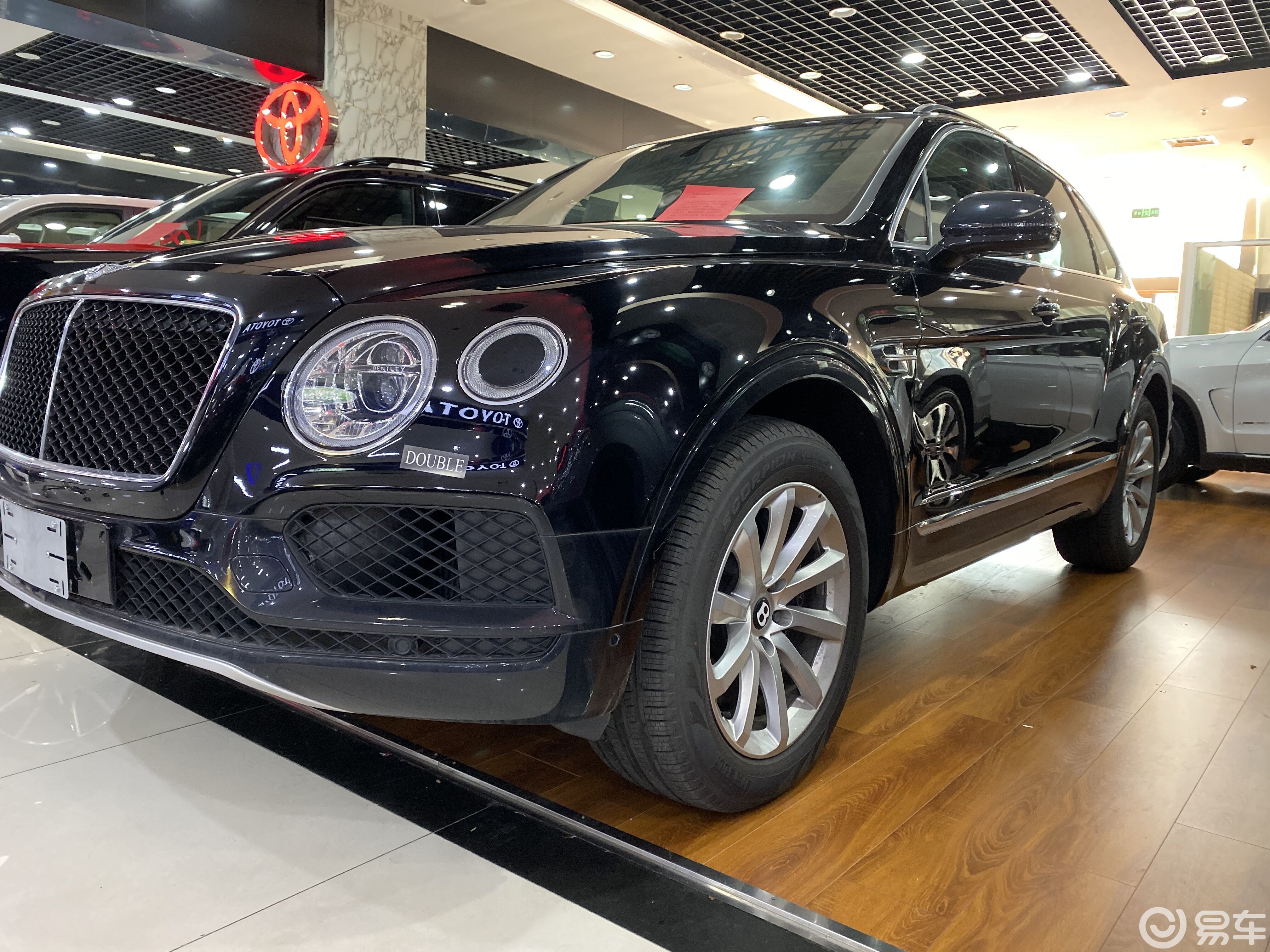 20款欧规宾利添越v8精工细做完美结合