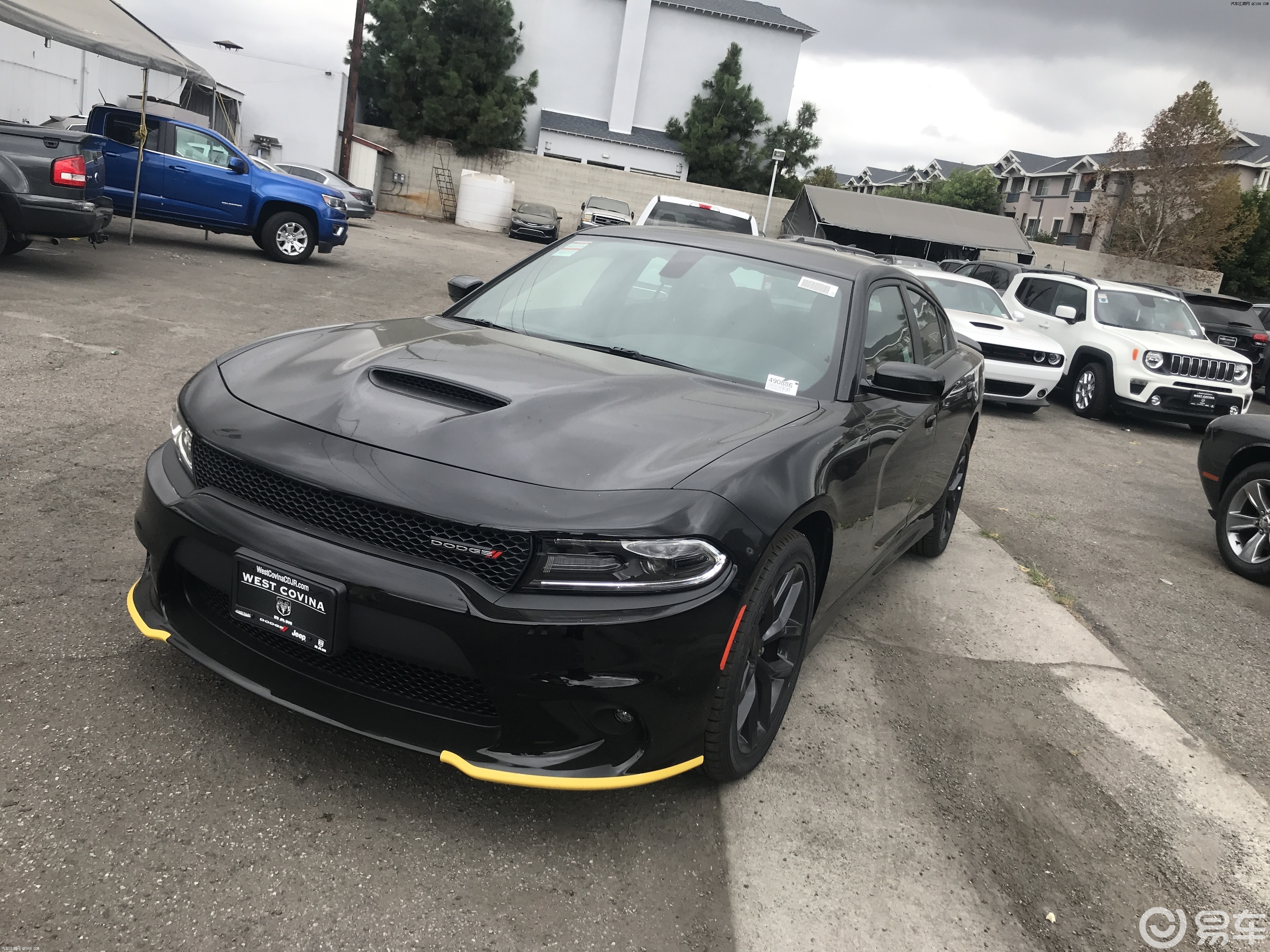 造型上,我们今天的主角2019款道奇挑战者3.