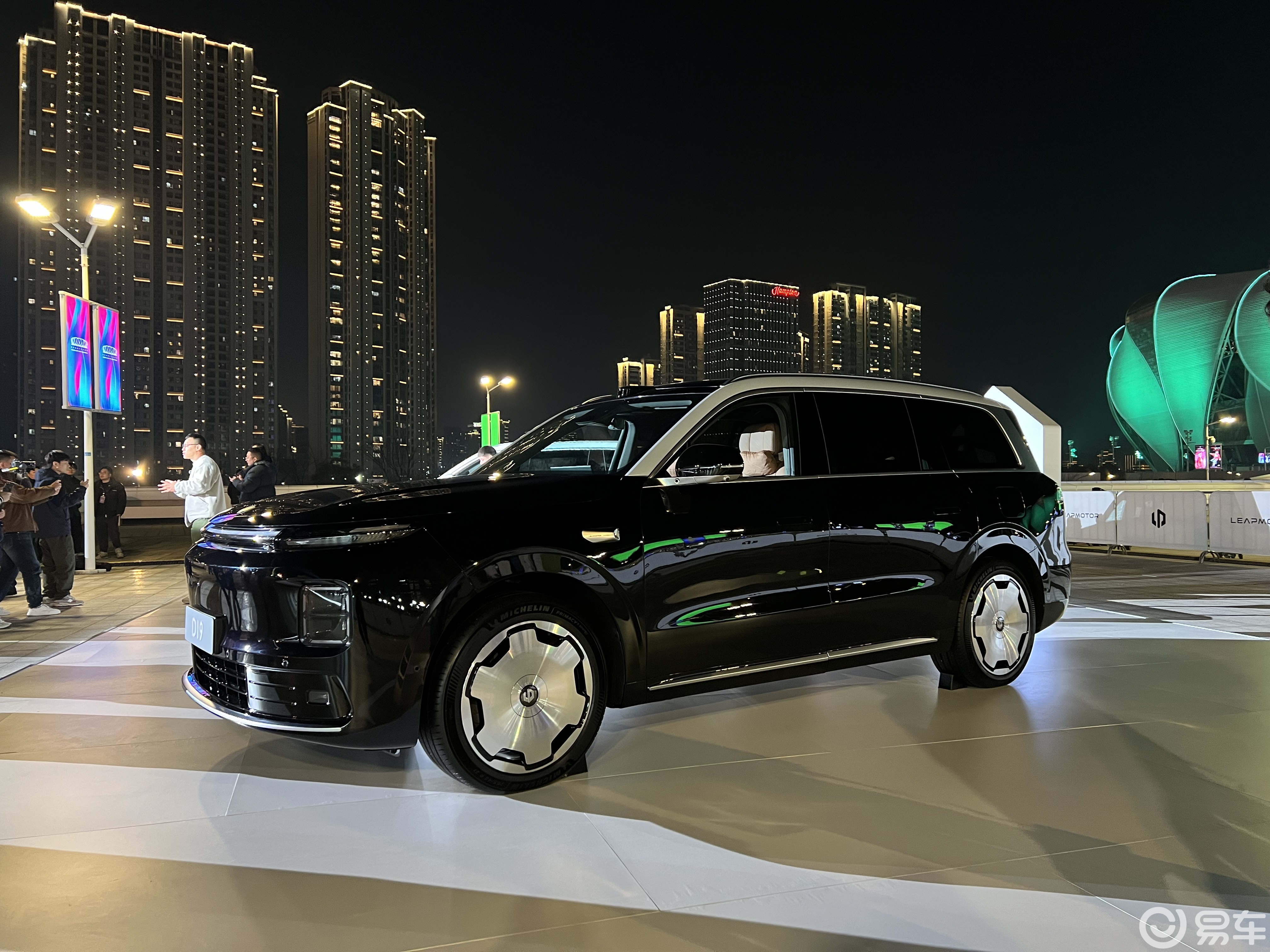 零跑D19、D99实车，旗舰SUV、MPV剑指百万销量