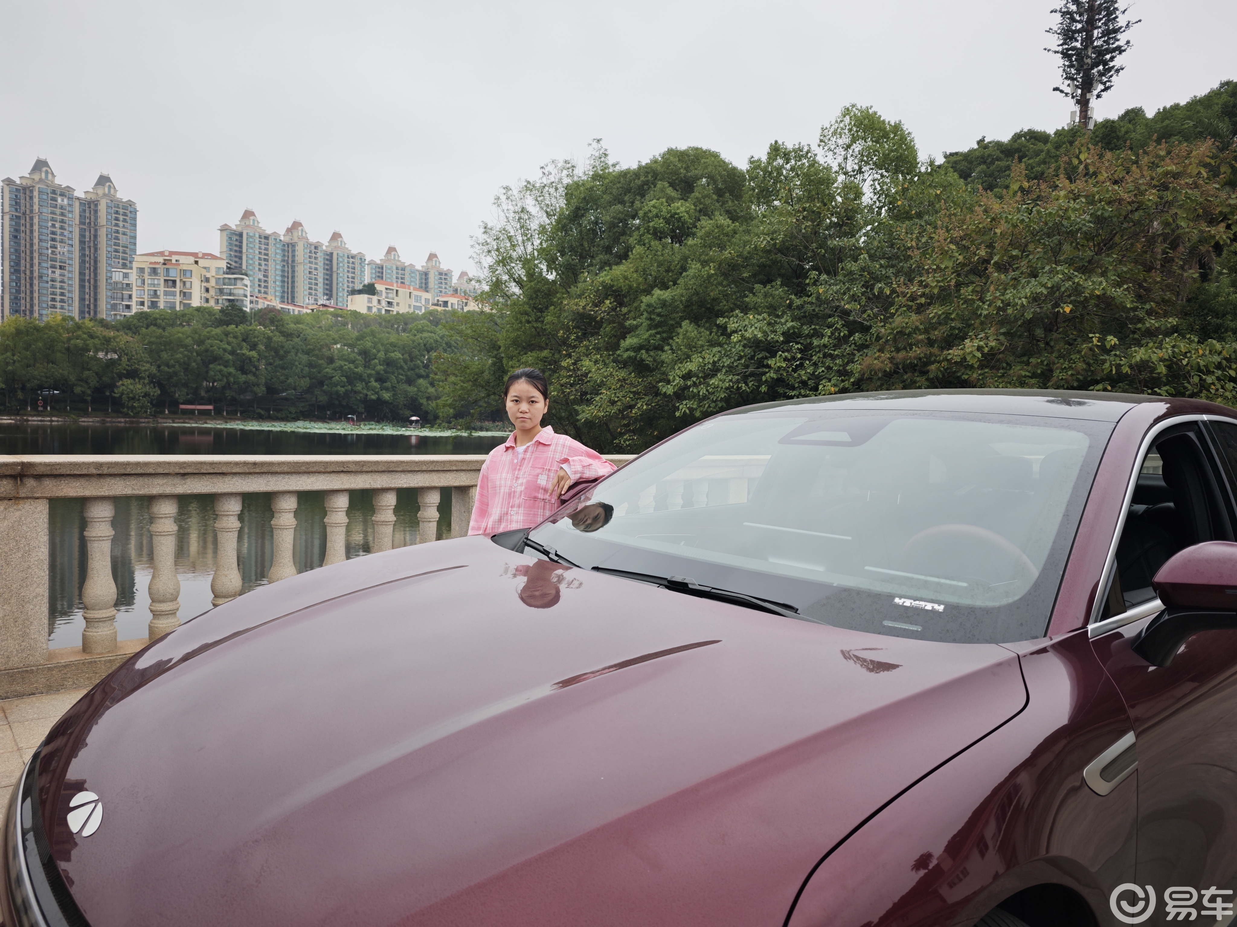 优雅与力量的融合：风云A9L红色款试驾体验