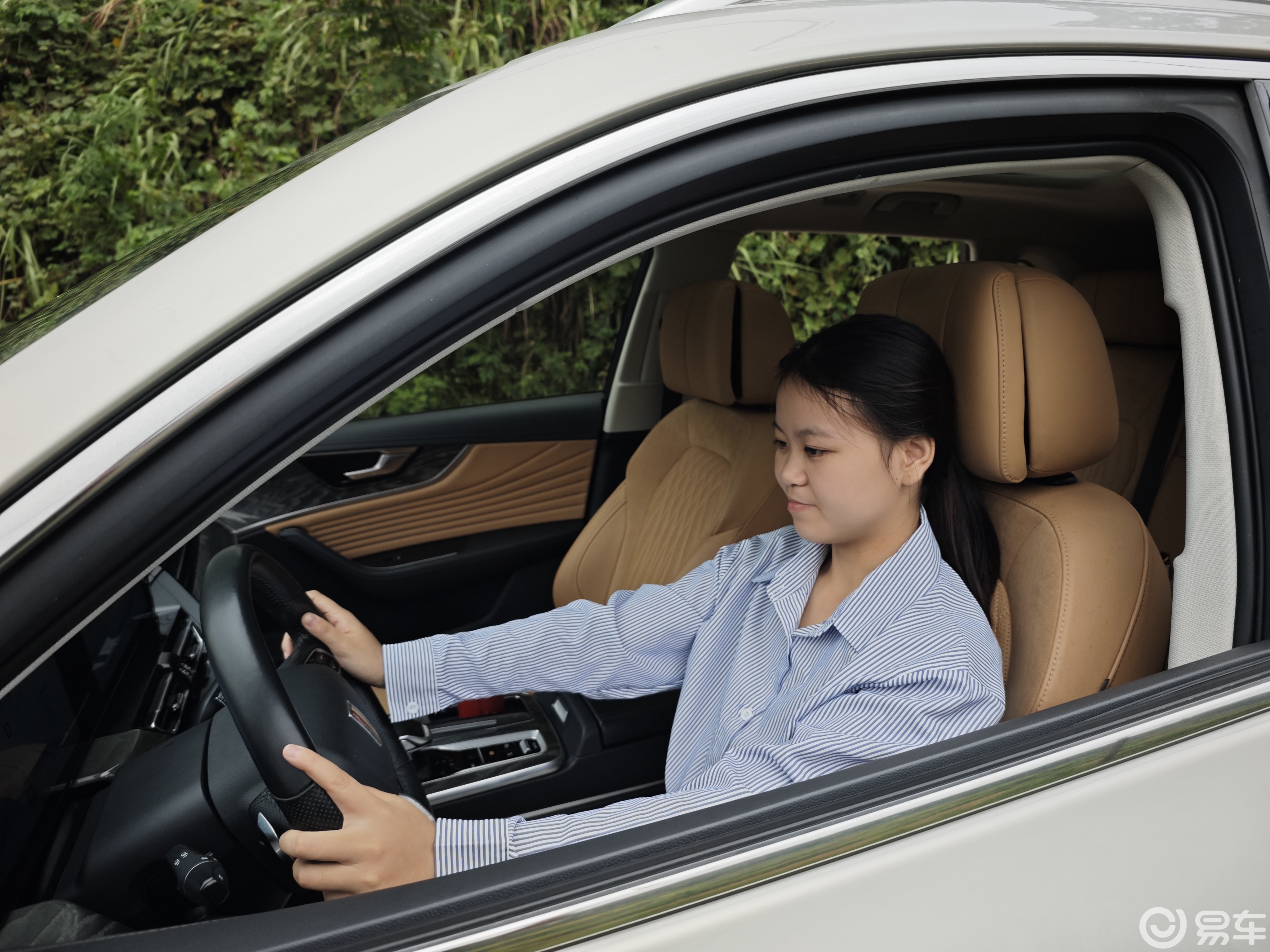 重塑自我,豪华进阶 | 红旗HS5深度试驾体验