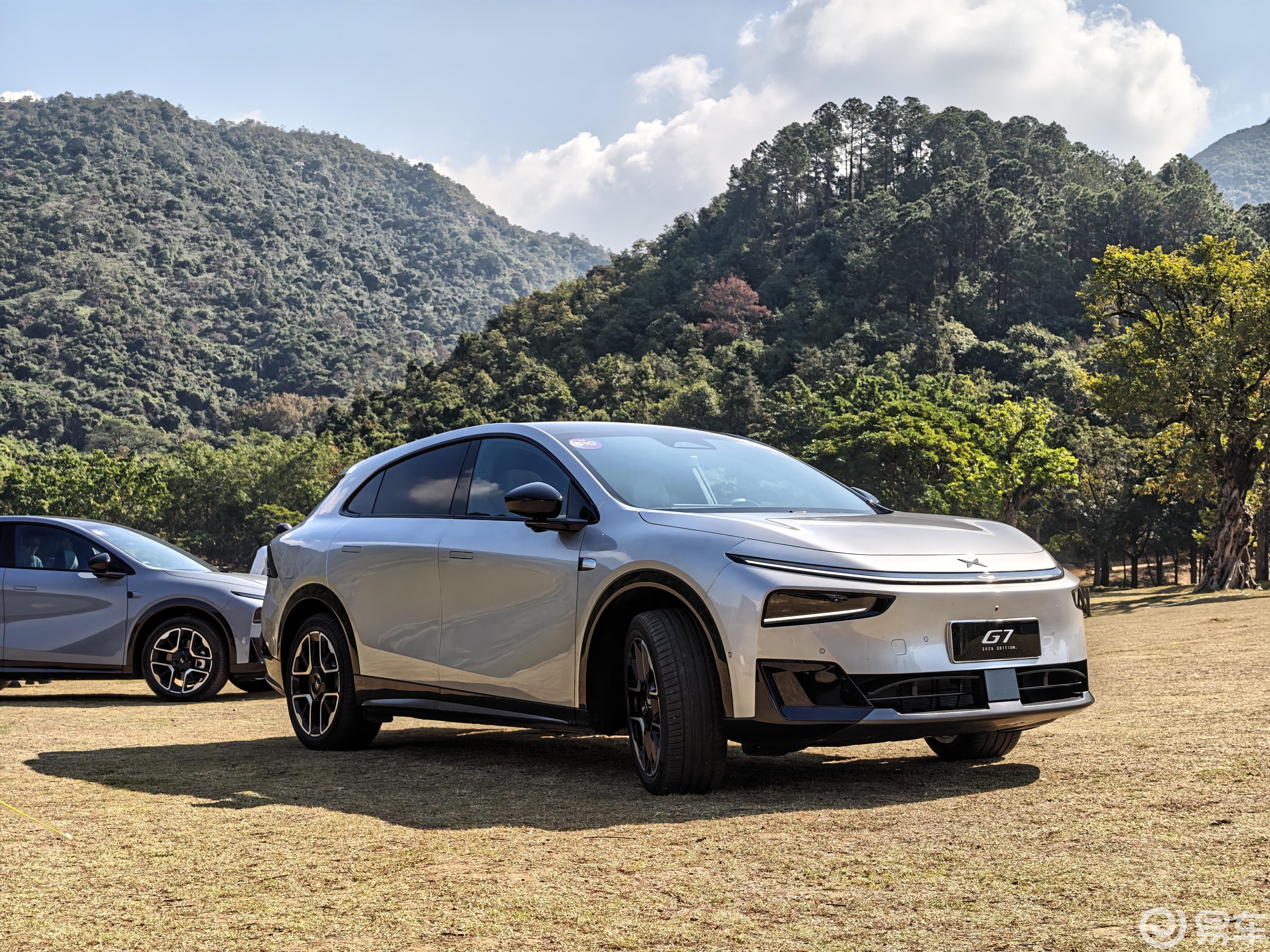 小鹏G7增程版,长超4米9+零重力副驾,续航1704km