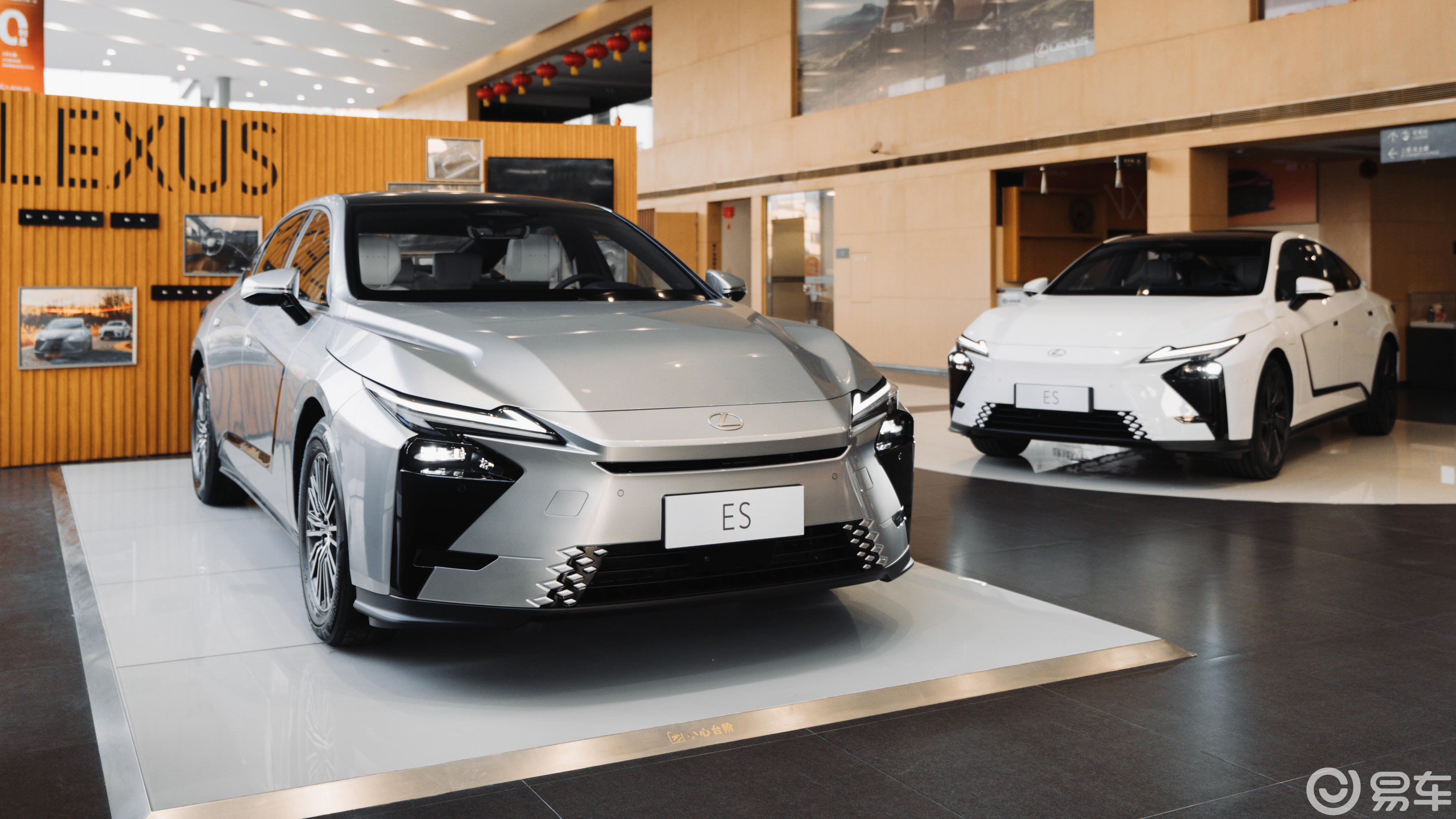 全新雷克萨斯ES,大过奥迪A6L配343马力,混动/纯电