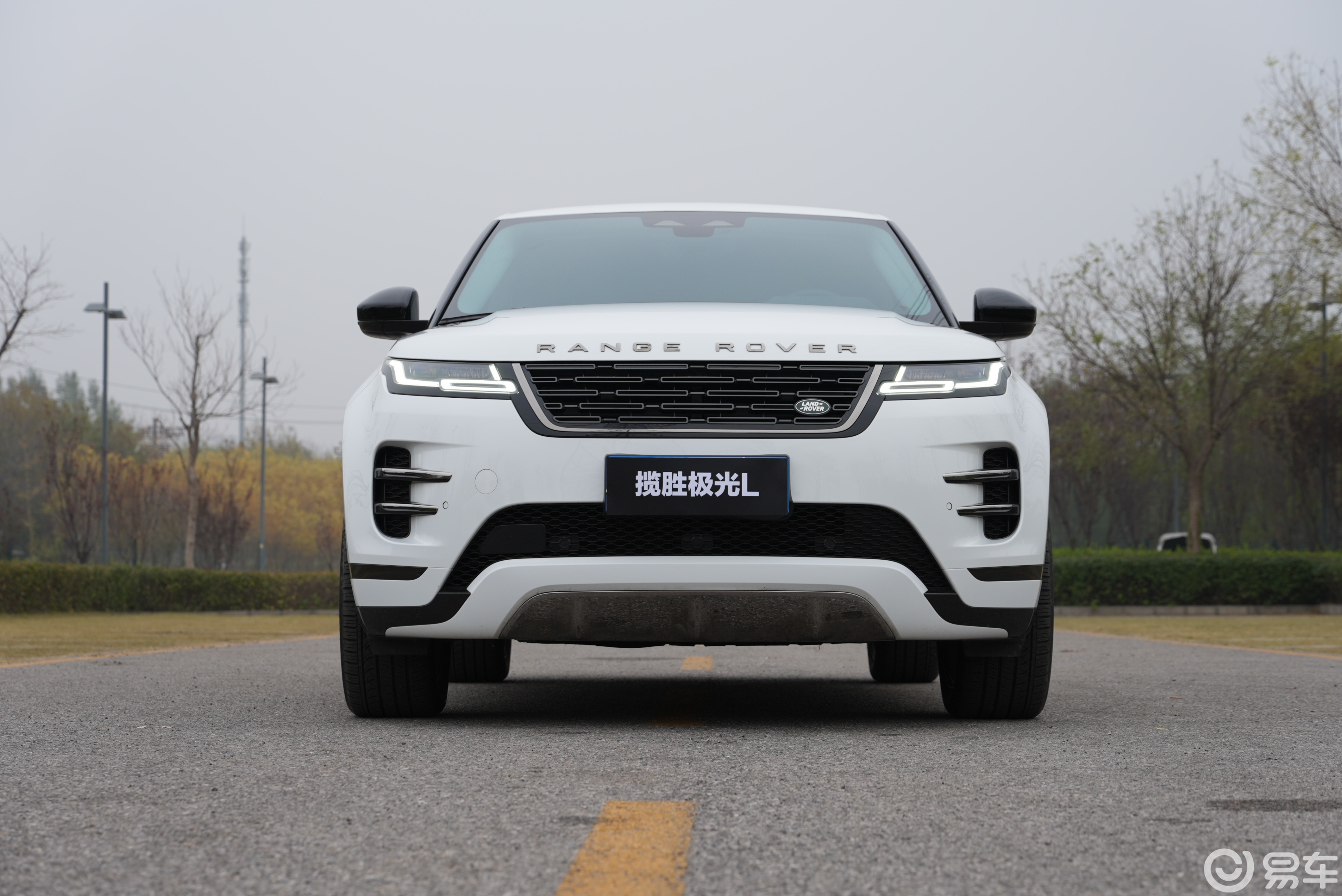 “你的第一台揽胜”门槛23.98万起，还纠结奥迪Q5L？