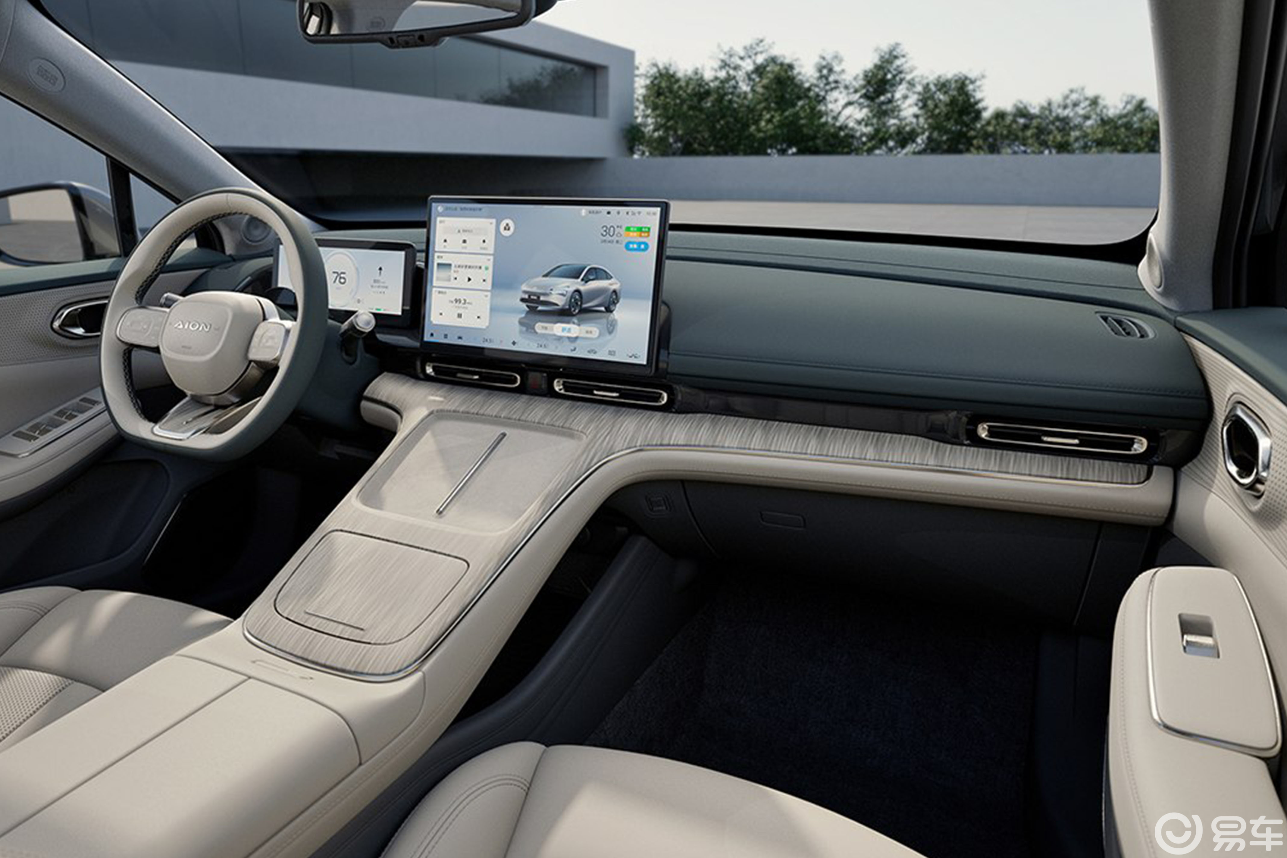 当前位置:>易车>aions内饰摘要>摘要详情>内饰方面,aion s max采用了