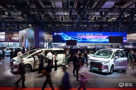 魏牌全新“双山”登陆2025上海国际车展