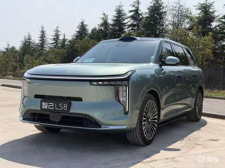 智己 LS8 我已经试完了，30 万内无对手