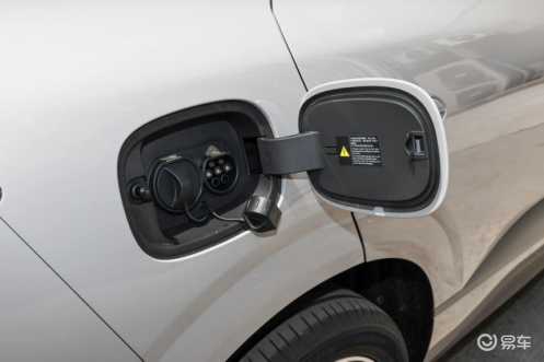 到底买谁好？2026款零跑C10深度对比海狮06EV
