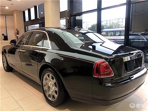 古思特动力_车尾