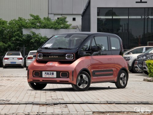 四座新能源代步车新宝骏e300现车已到店