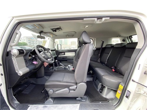 fj酷路泽车身-内饰-后排-易车