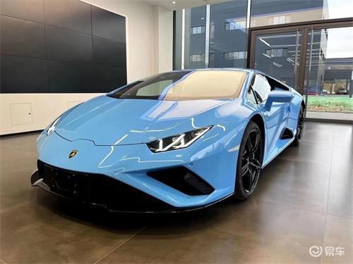 20新款兰博基尼huracan evo四驱现车新车对车尾布局进行了调整,采用了