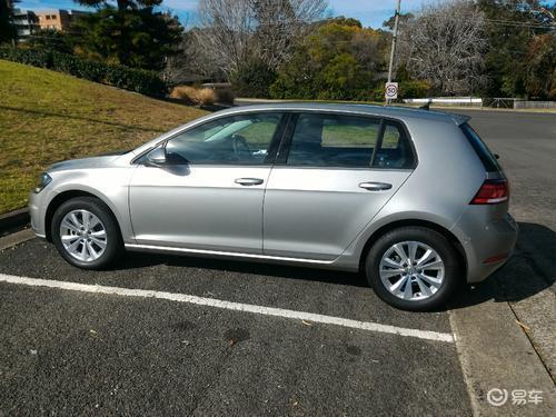 旗舰版和尊贵版 ca6cf7eb196b4a38baf8785fa4b9f552.jpeg