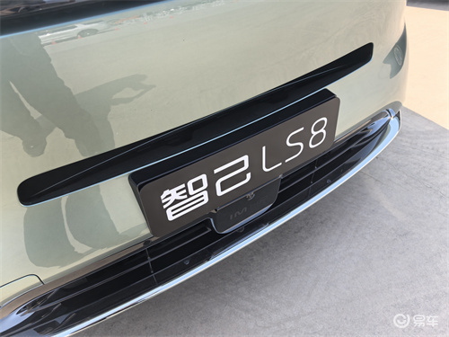 试驾:智己 LS8 超级好开、超级智能、超级增程