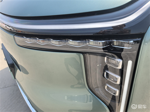 试驾:智己 LS8 超级好开、超级智能、超级增程