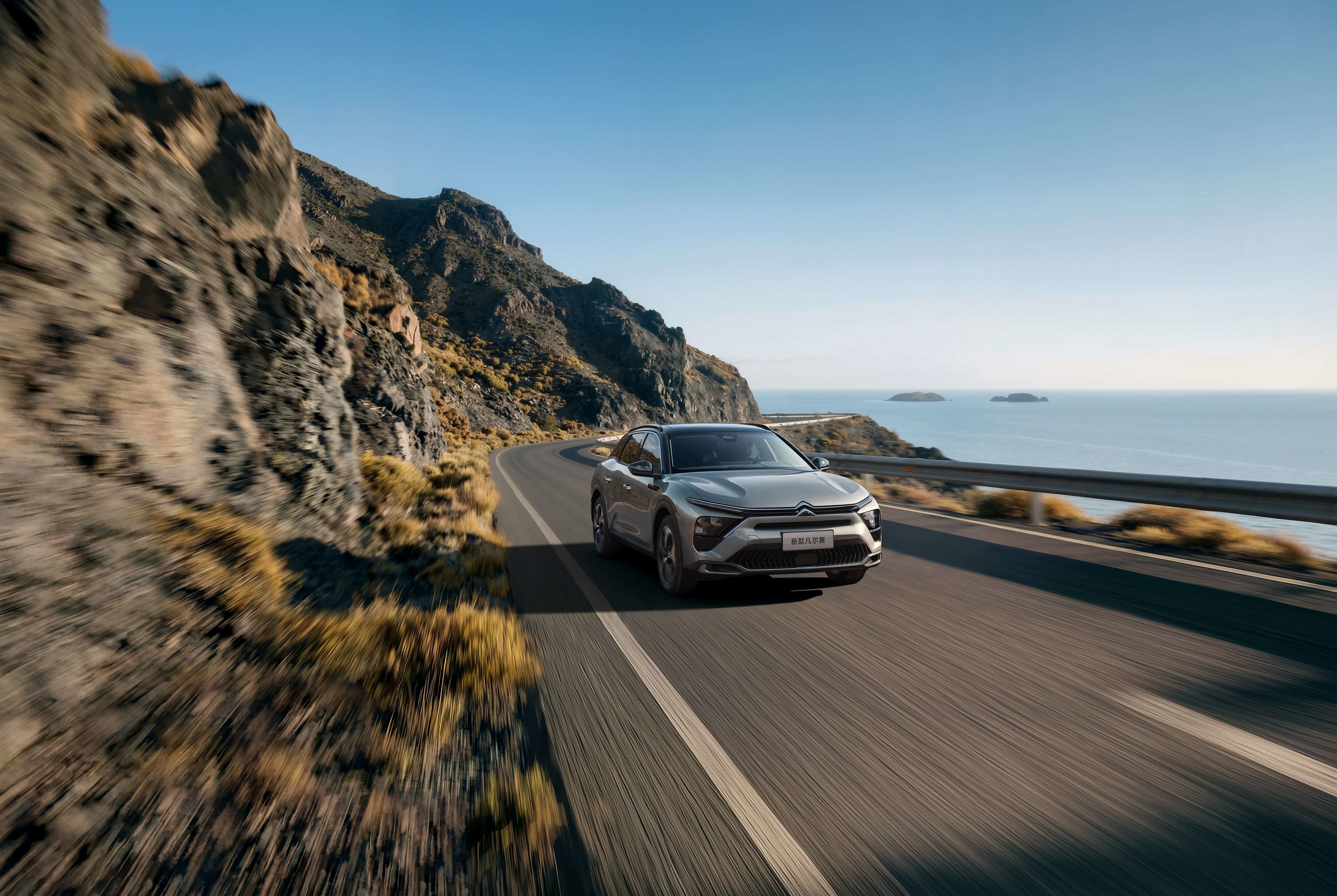 新款凡尔赛 C5 X的轻奢休旅范太懂年轻人