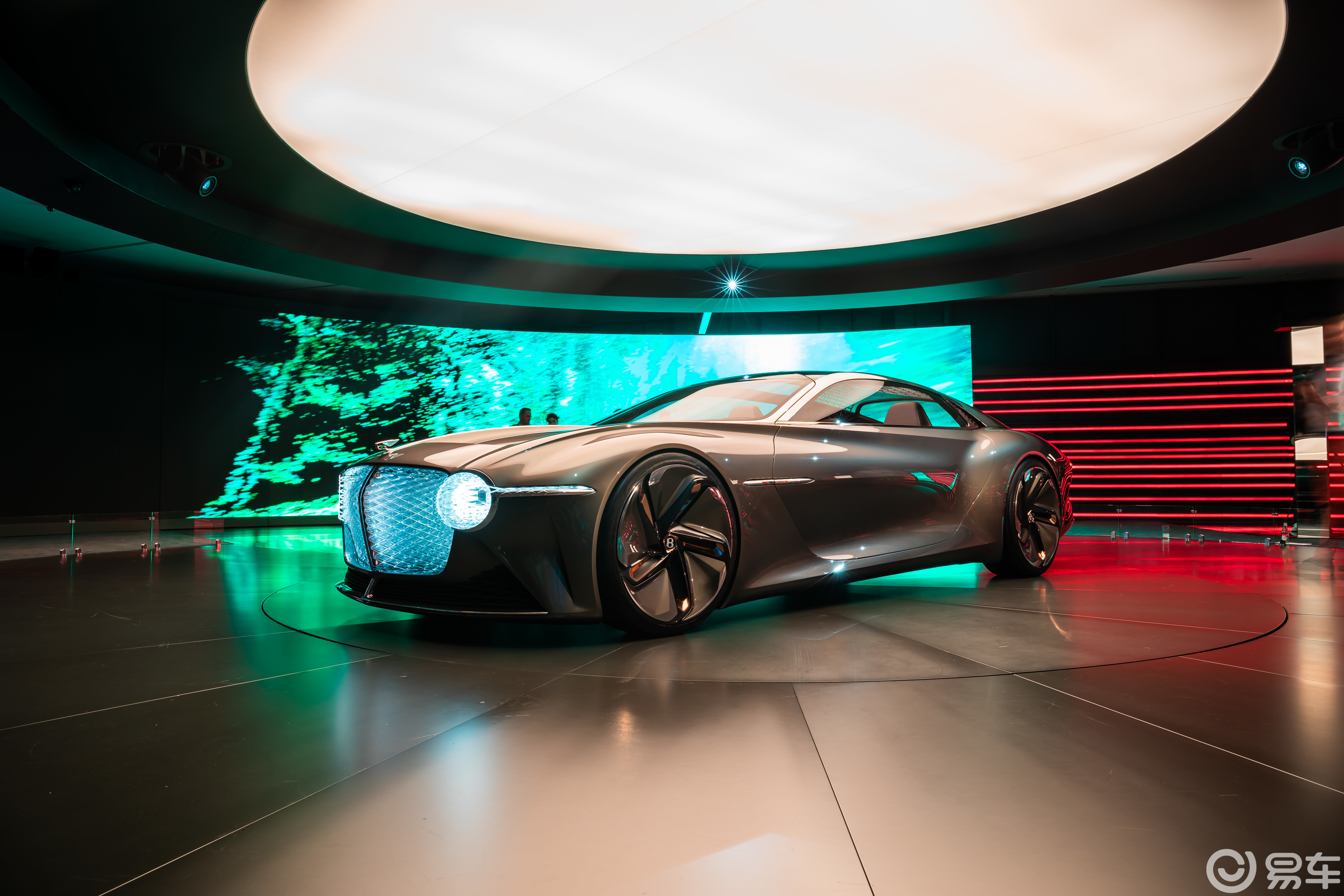 宾利发布未来豪华运动座驾exp100gt概念车