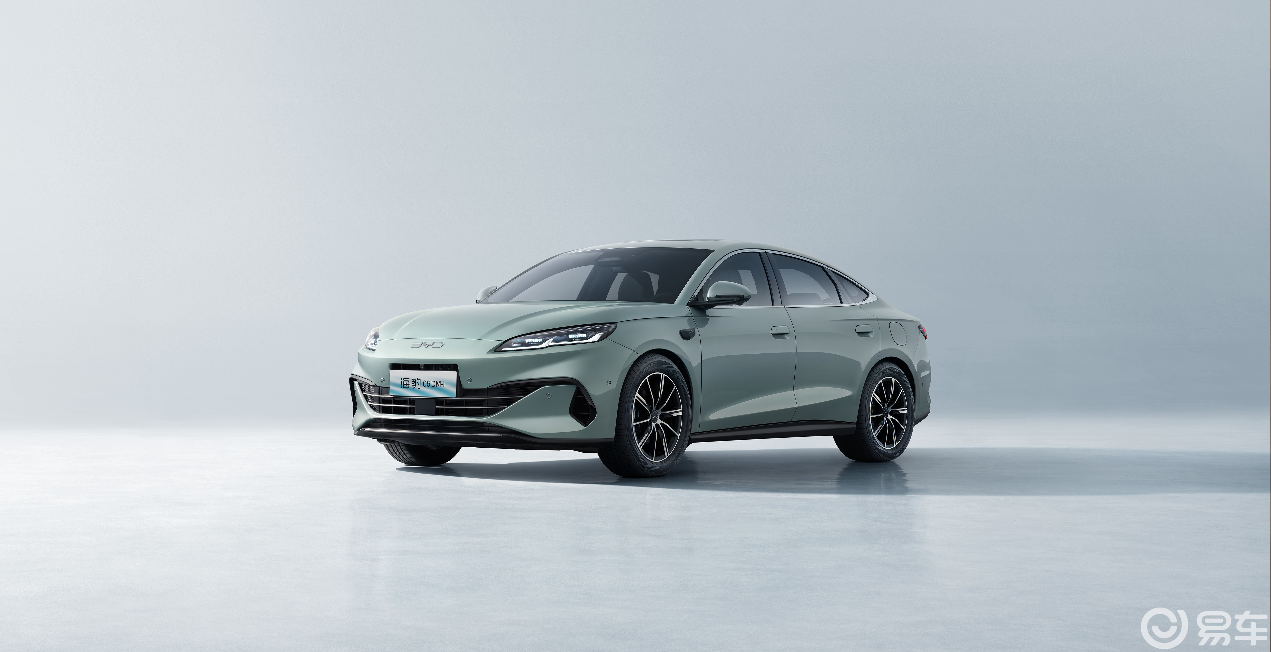 开年打出王炸！10万级比亚迪210公里纯电续航的DM-i