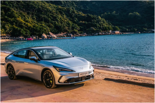 极狐全新阿尔法S5上市，以全场景智驾定义出行新标准