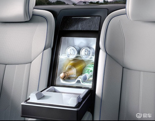 宾利添越也配备了车载冰箱车载冰箱就成了豪华车型的顶级配置_易车