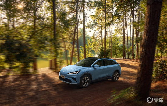 十万级首车避坑指南，极狐阿尔法T5细节尽显质感