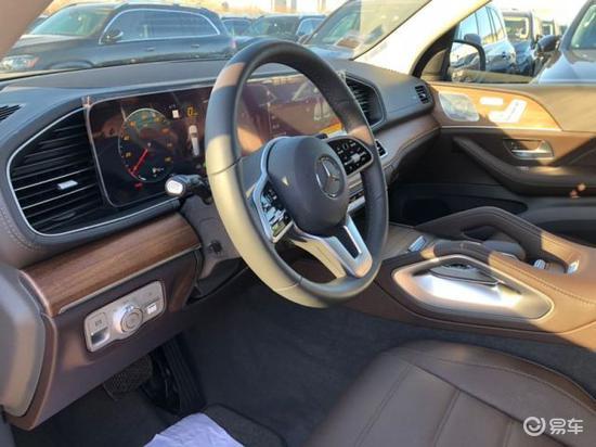 易车 奔驰gls内饰摘要 摘要详情2020款奔驰gls450在设计方面更为柔和
