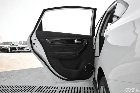 破解新能源轿车修理难