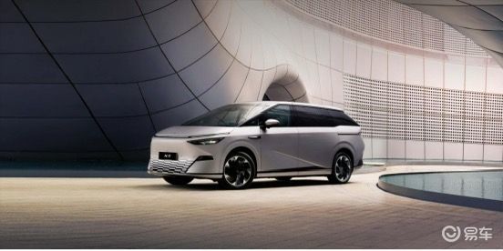 谁才是40万级家用最优选？ 小鹏X9 vs 极氪009
