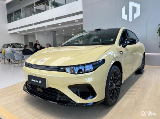 探店零跑，来看Lafa5的年轻人比我们想象更挑剔