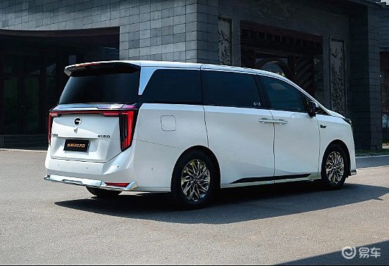 25万级中大型MPV 瑞风RF8与传祺向往M8谁更强？