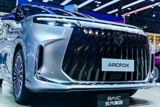 MPV市场迎来价值“破局者”!北汽极狐用三大技术王炸破局