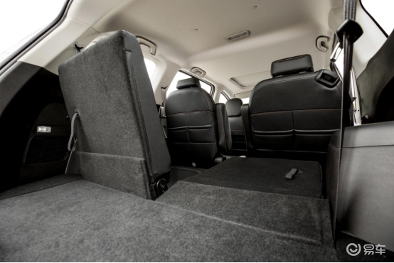 宝骏360当成了房车,生活在车上.