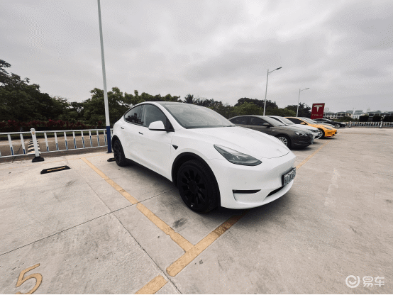 稳定且惊艳 试驾特斯拉ModelY长续航版_易车