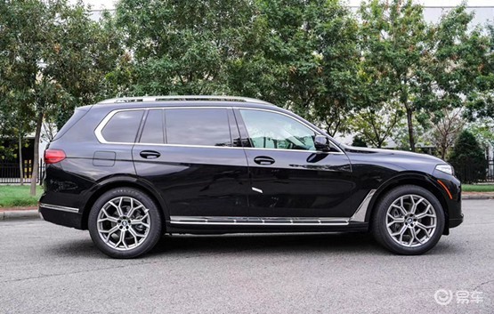 宝马x7扬声器_内饰