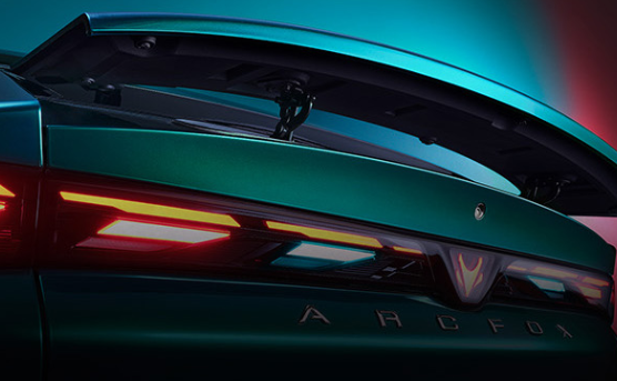 价格亲民，配合纯电增程双动力，全新阿尔法S5值得入手吗？