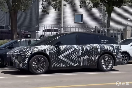 理想i6谍照！旗下第二款纯电SUV，车顶为大曲率流线型