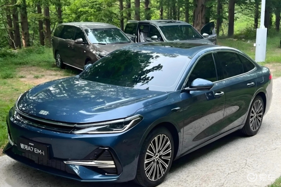 吉利再推新车，1.5L插混动力+2100km，上市能火吗