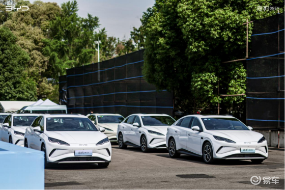 首试比亚迪海豹06EV：操控灵动，智能随心