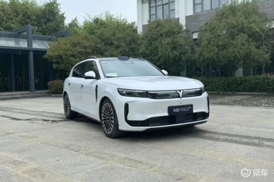空悬+ADS4，豪华车的体验，买菜车的价格？