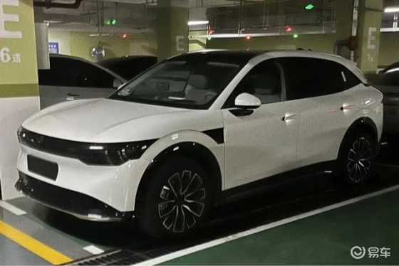 极氪7X车主：店里体验后当场走不动道，试驾后感觉就它了