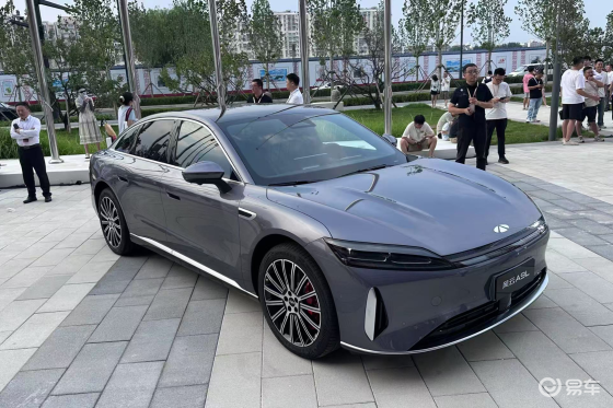 奇瑞风云A9L上市，限时置换13.99万起，哪款更划算？