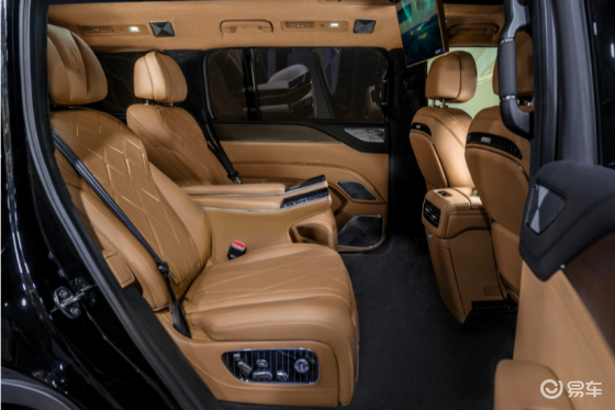 仰望U8L鼎世版内饰曝光，定位6座百万级SUV