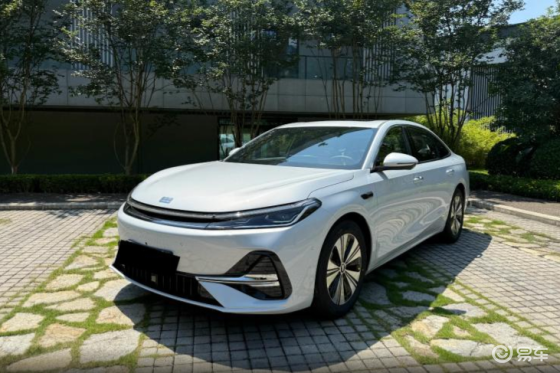 满状态续航超2100km，这车不充电综合油耗2.67L