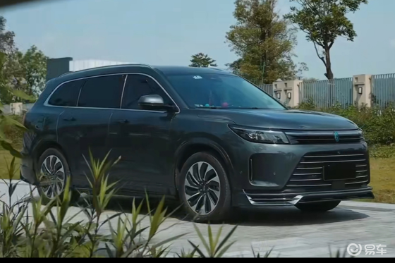 当问界M7遇见KC-300小包围：一场关于自由与美的奔赴