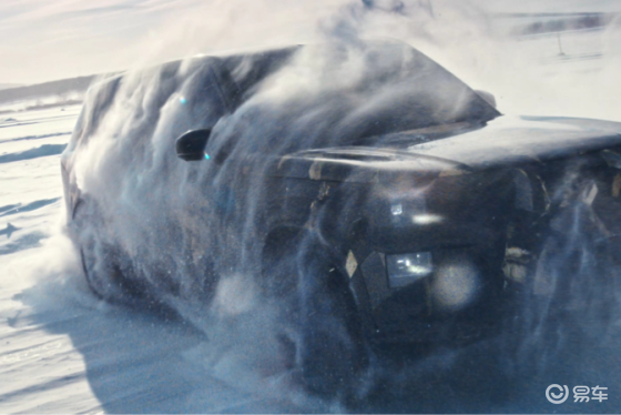 极氪9X光辉雪地玩漂移，直男已经开始心动了