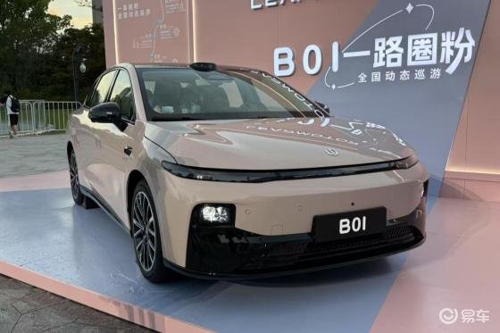 顶配卖同级入门价？零跑B01是小鹏MONA M03劲敌？
