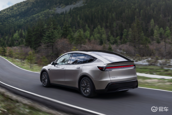 特斯拉Model Y L4.5秒破百，第三排比GL8还宽